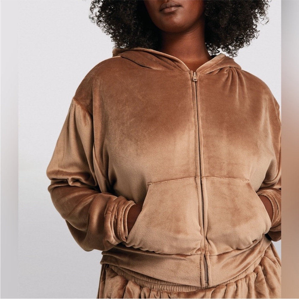 NWOT SKIMS Velour Cropped Zip Up Hoodie Track Jacket Plus Size